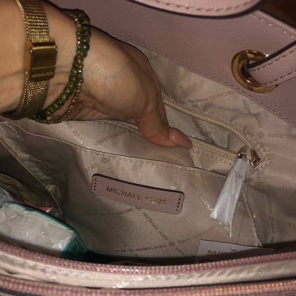 Michael Kors purse - Picture 7 of 8